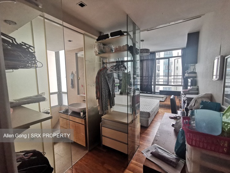 The Lakeshore (D22), Condominium #205215171